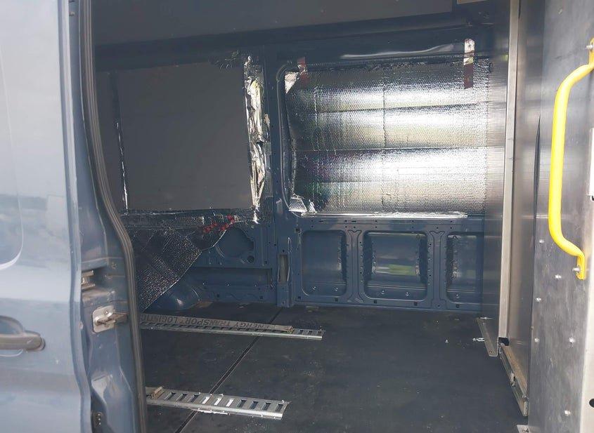 Ford Transit-250
