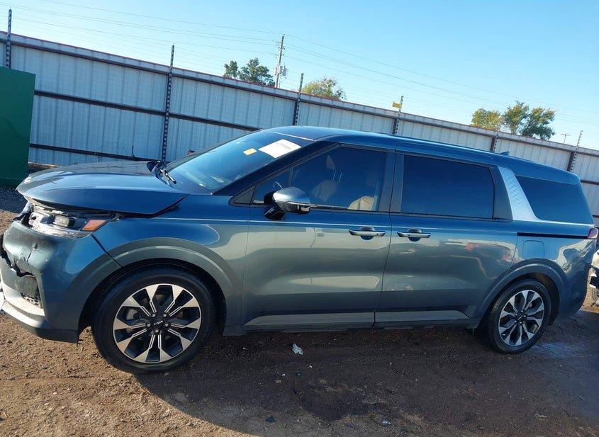 Kia Carnival Mpv