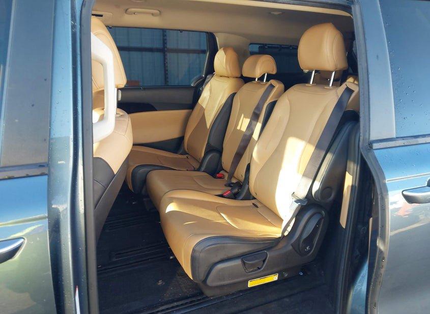Kia Carnival Mpv