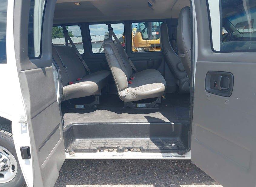 Chevrolet Express 2500