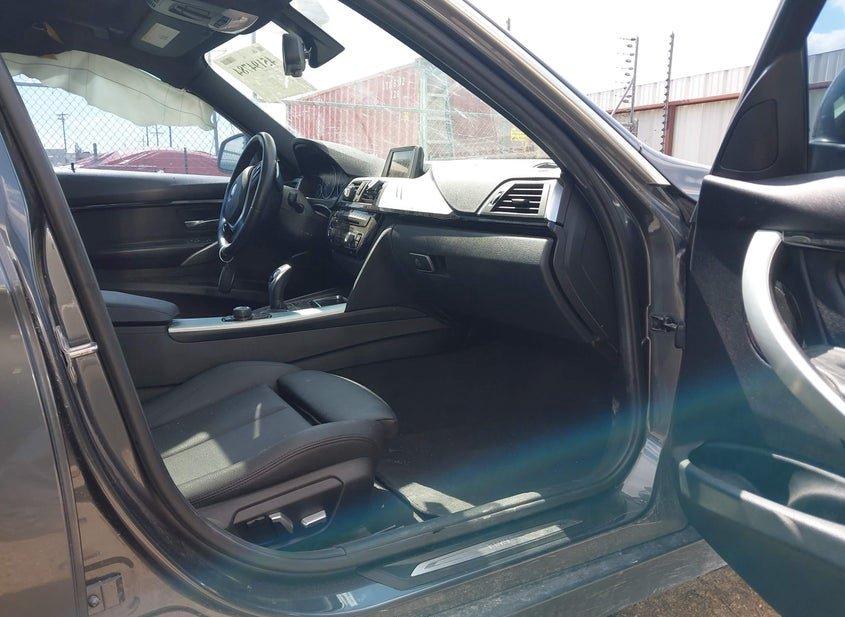 BMW 330I