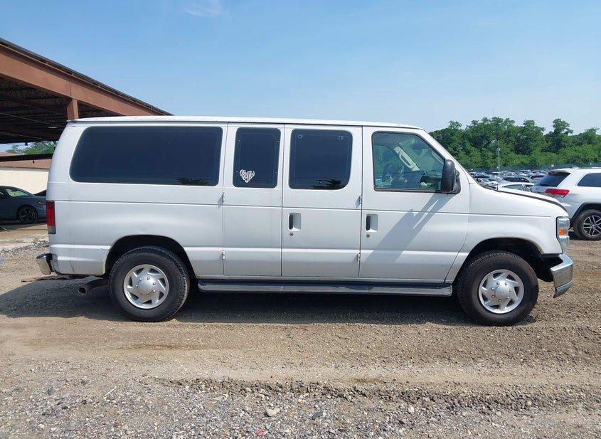 Ford E-350 Super Duty