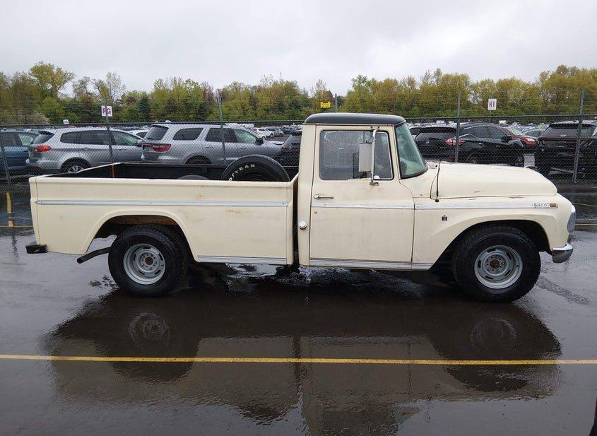 International 1000 Series