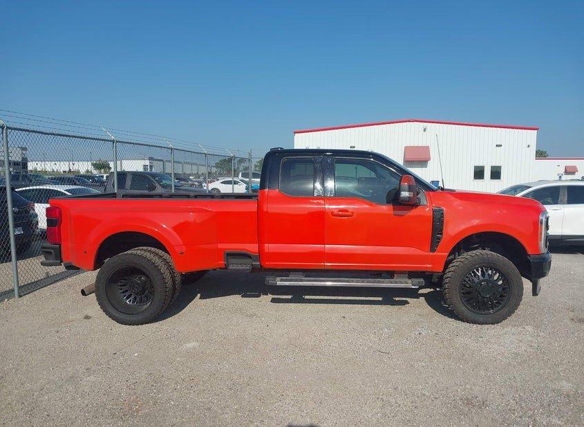Ford Super Duty F-350 Drw