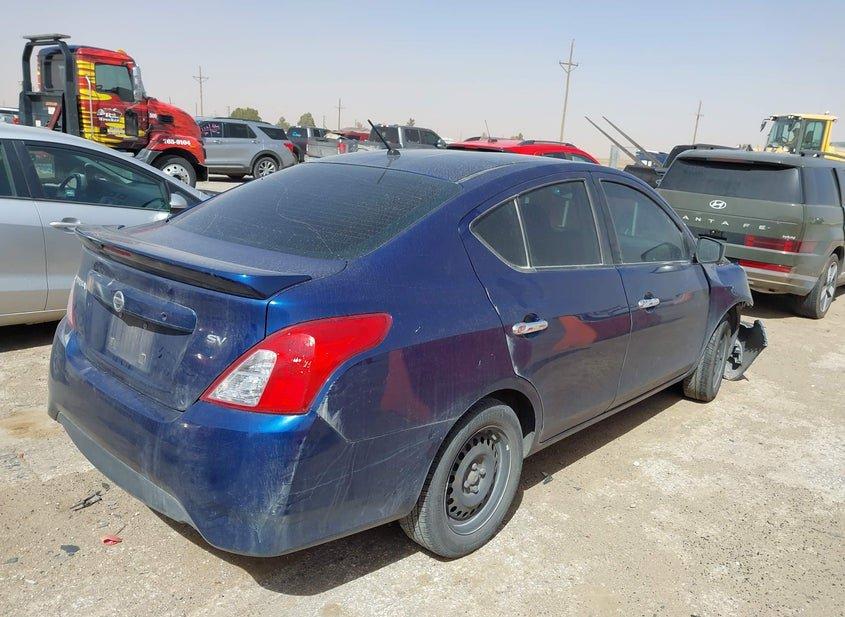 Nissan Versa