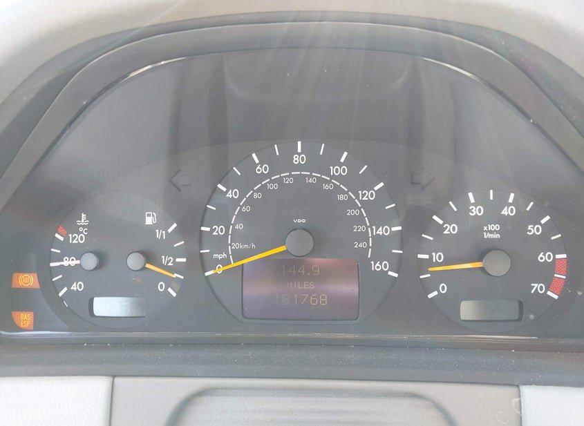 Mercedes-Benz E 320