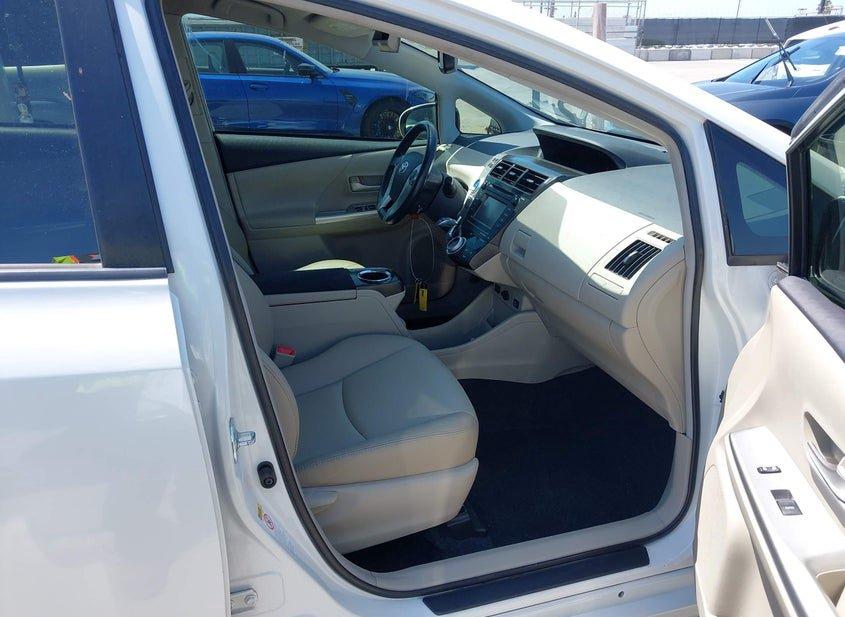 Toyota Prius V
