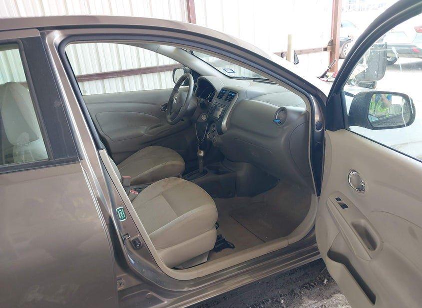 Nissan Versa