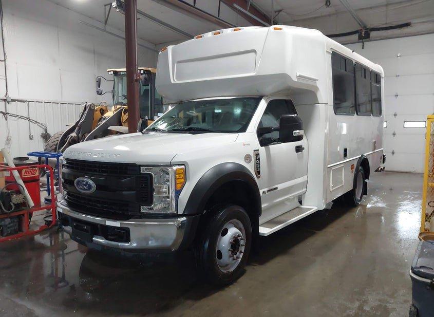 Ford F-450 Chassis