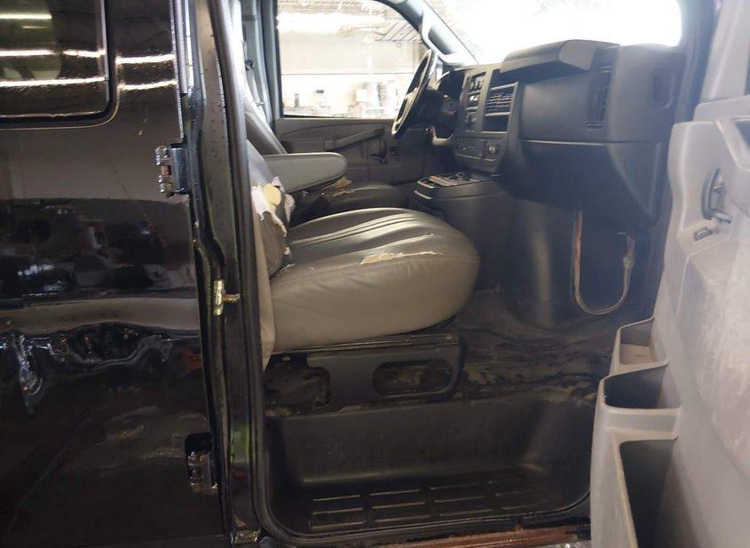 Chevrolet Express 2500