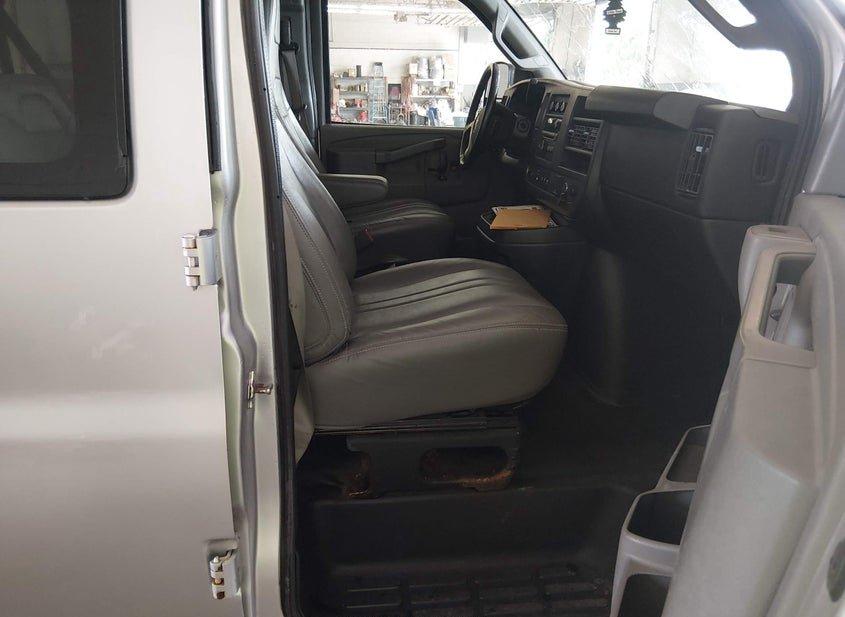 Chevrolet Express 2500