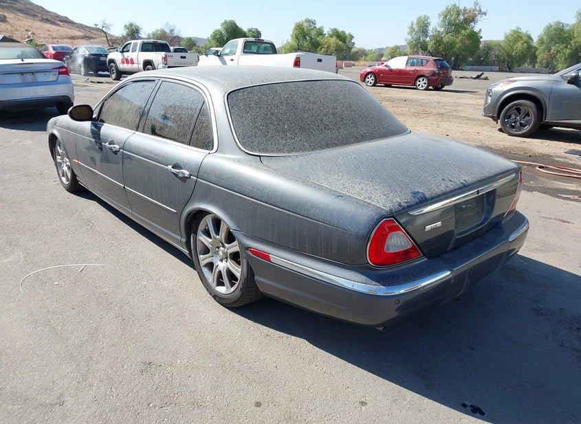 Jaguar Xj