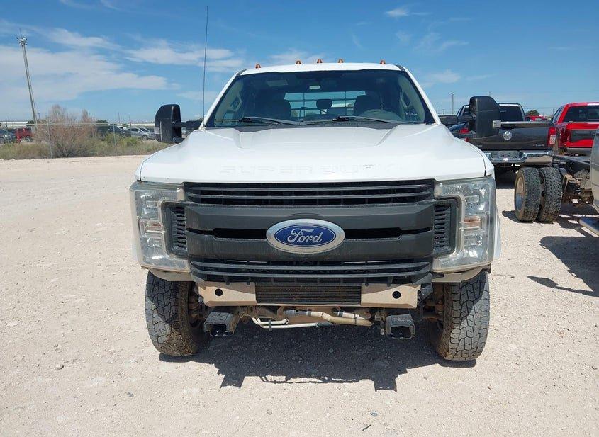 Ford F-350 Chassis