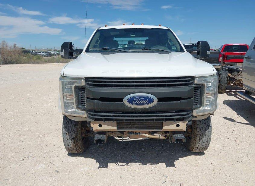 Ford F-350 Chassis