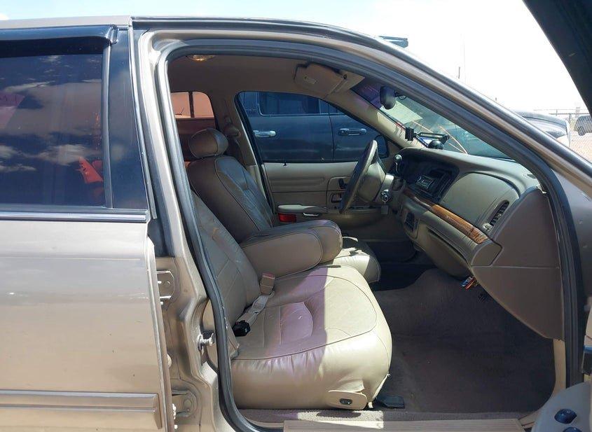 Ford Crown Victoria