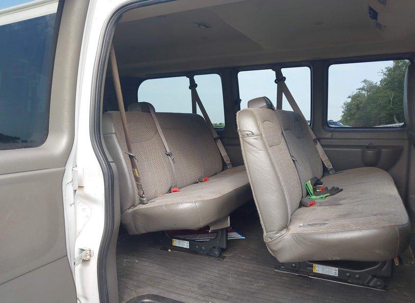 Chevrolet Express 2500