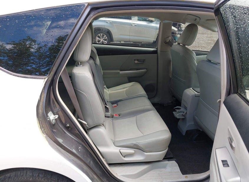 Toyota Prius V