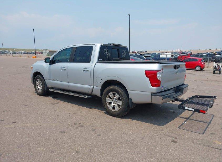 Nissan Titan