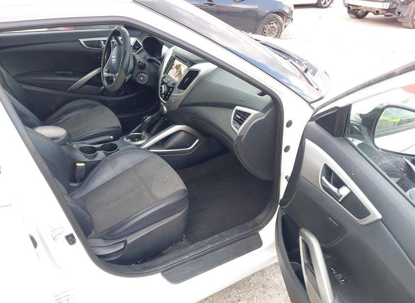 Hyundai Veloster