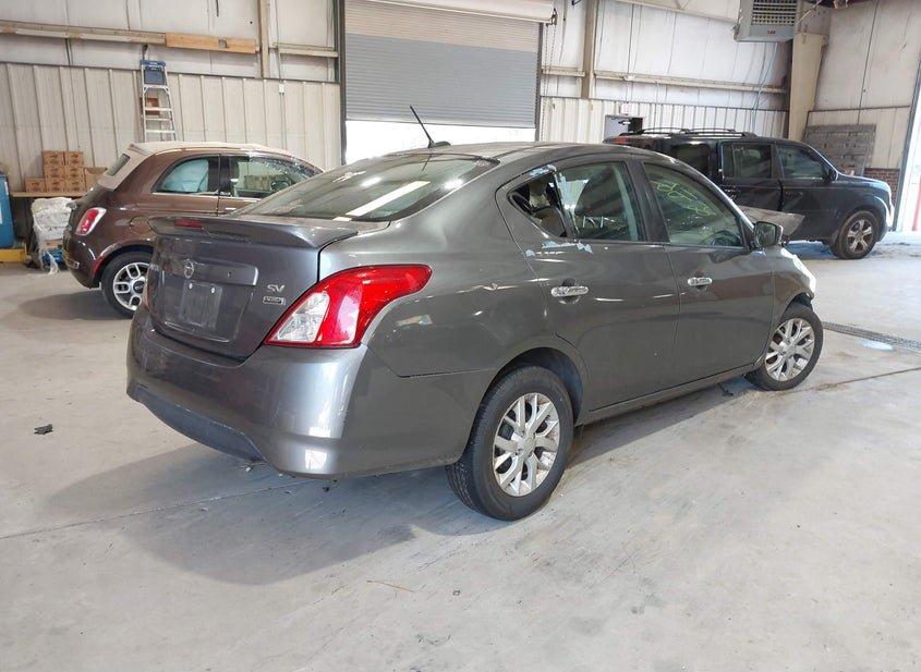 Nissan Versa