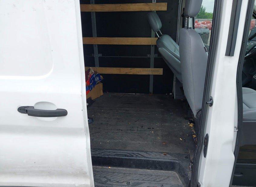 Ford Transit-250