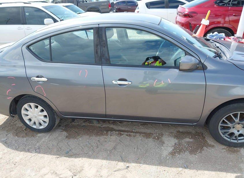 Nissan Versa
