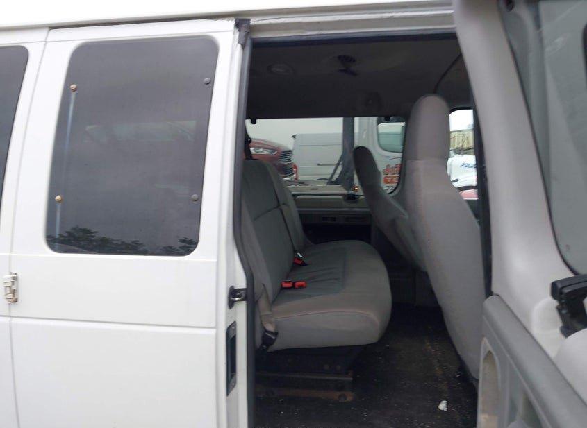 Ford E-350 Super Duty