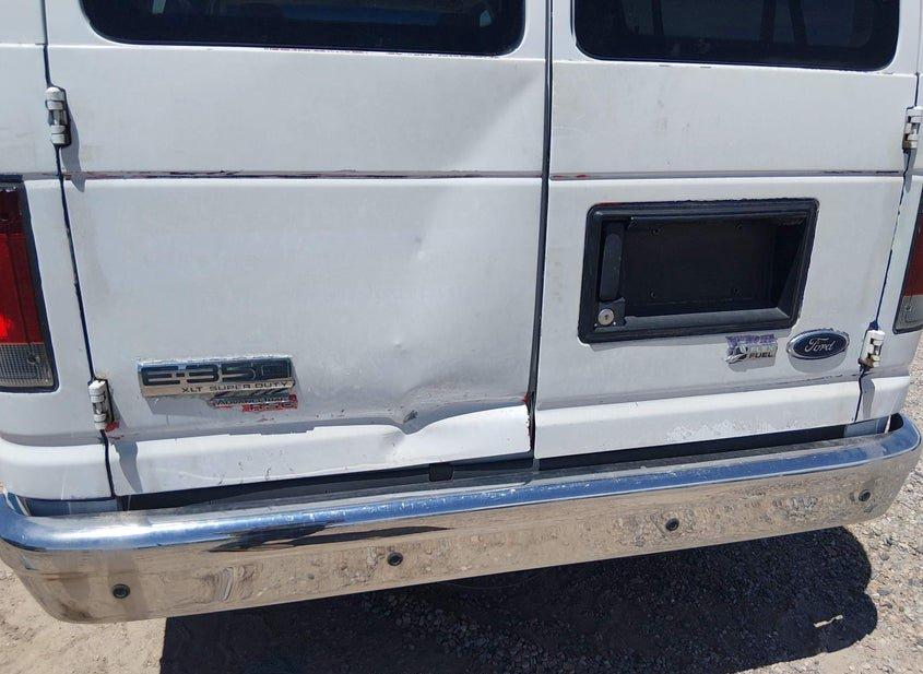 Ford E-350 Super Duty