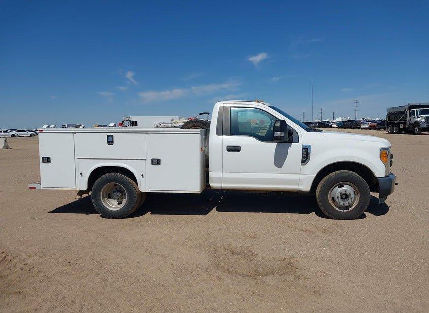 Ford F-350 Chassis