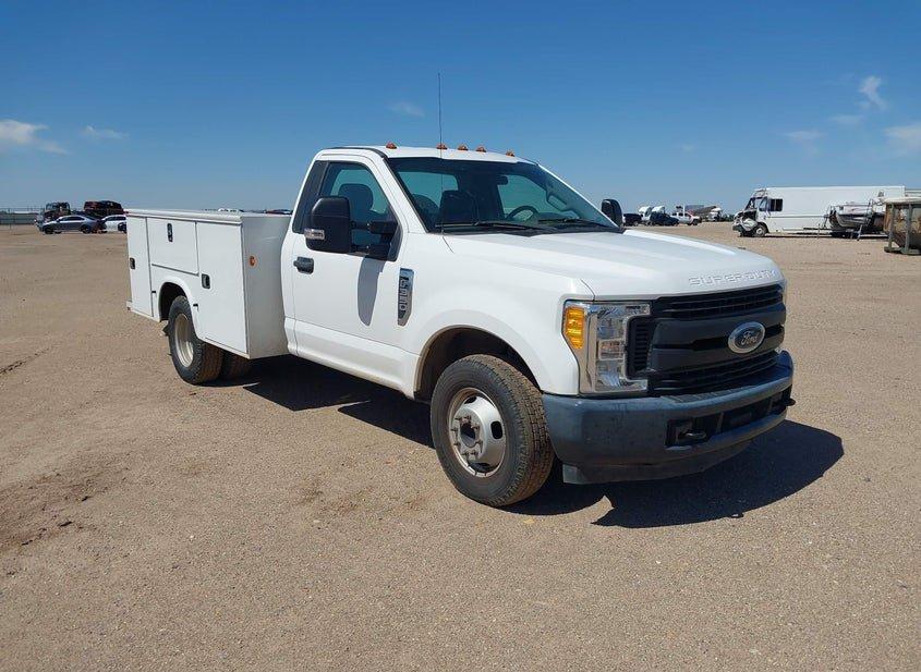 Ford F-350 Chassis