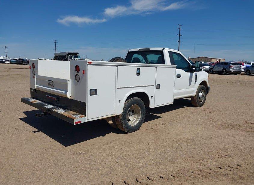 Ford F-350 Chassis