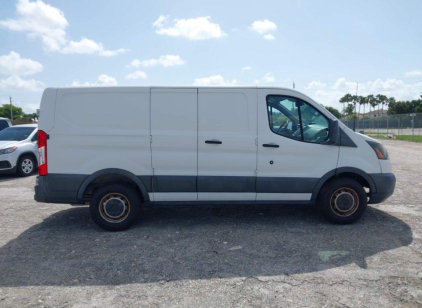 Ford Transit-150