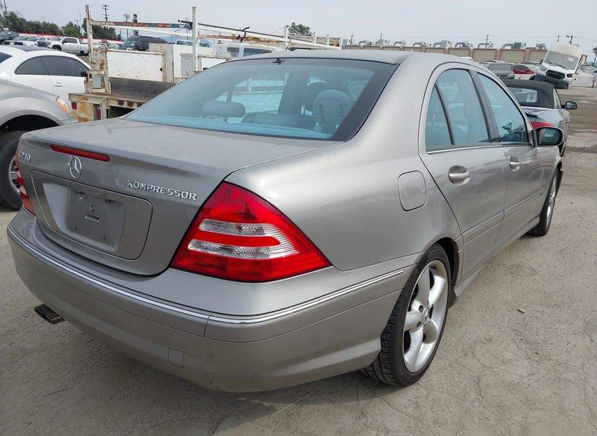 Mercedes-Benz C 230