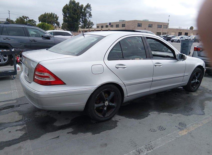 Mercedes-Benz C 240