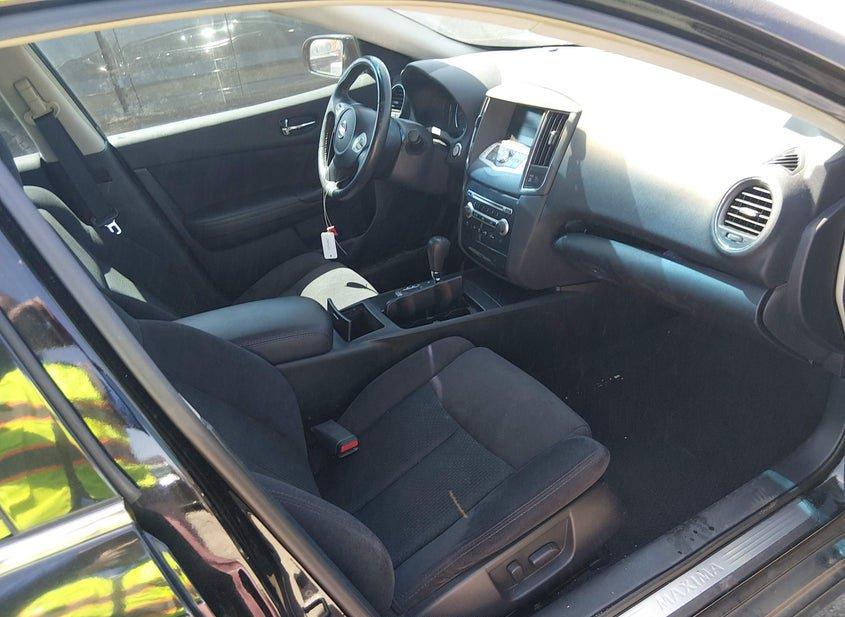 Nissan Maxima