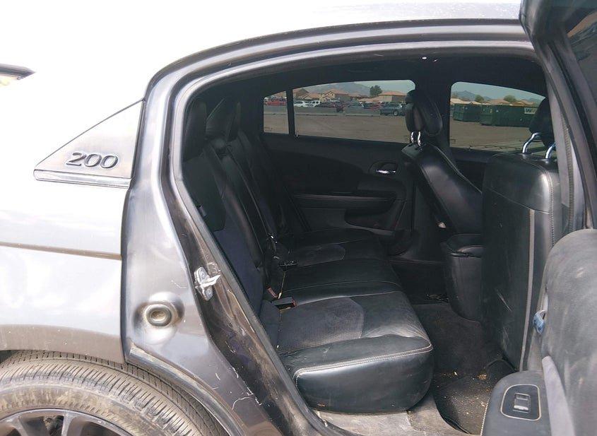 Chrysler 200