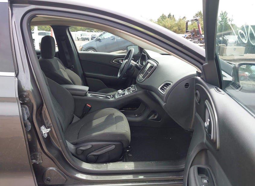 Chrysler 200