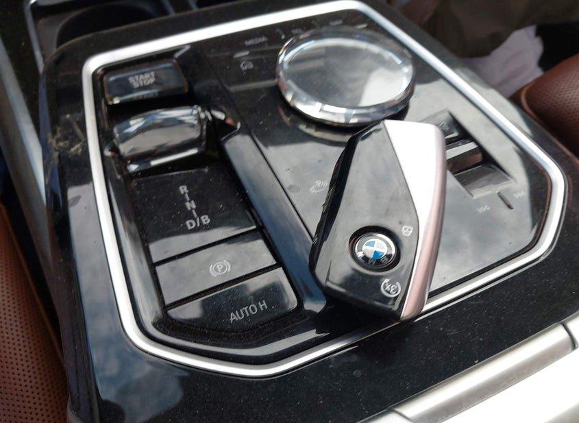 BMW I7