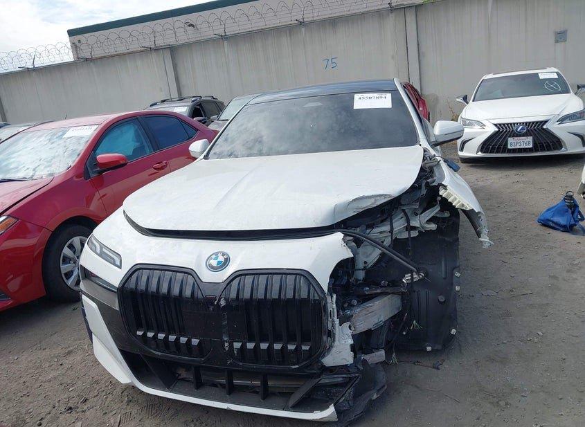 BMW I7