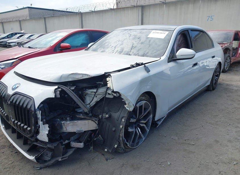 BMW I7