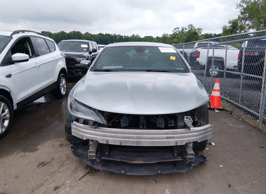 Chrysler 200