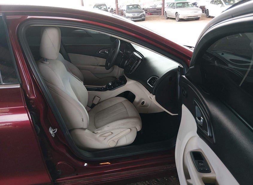Chrysler 200