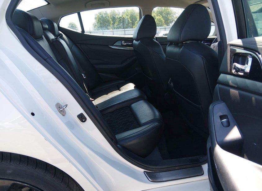 Nissan Maxima