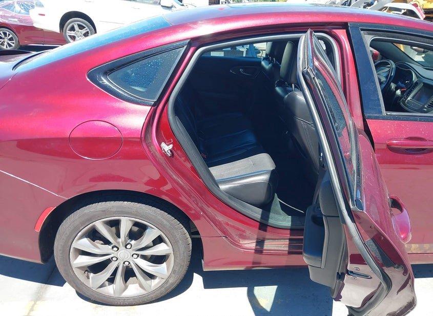 Chrysler 200
