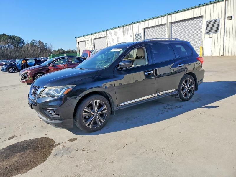 2017 Nissan Pathfinder — фото 1