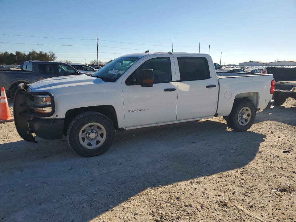 2018 Chevrolet Silverado — фото 1