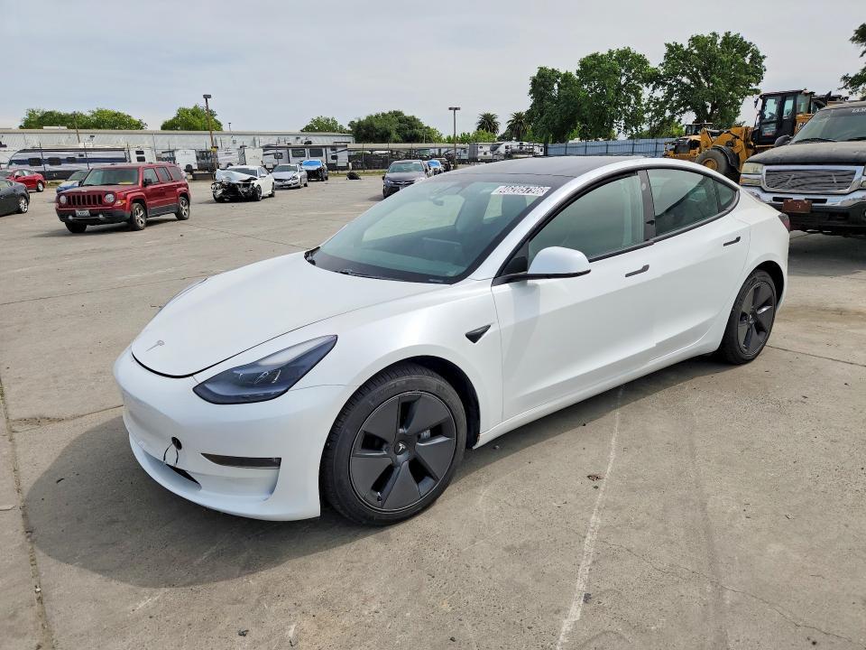 2021 Tesla Model 3 — фото 1