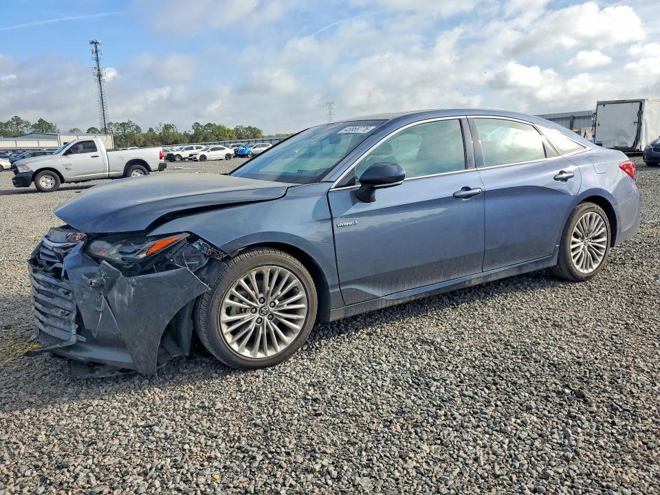 2019 Toyota Avalon Hybrid — фото 1