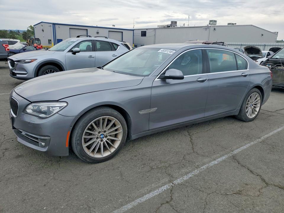 2014 BMW 750 — фото 1