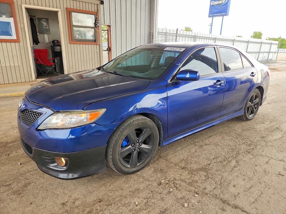 2011 Toyota Camry — фото 1